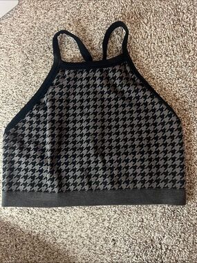 Colsie Black and Gray Houndstooth Cropped Tank